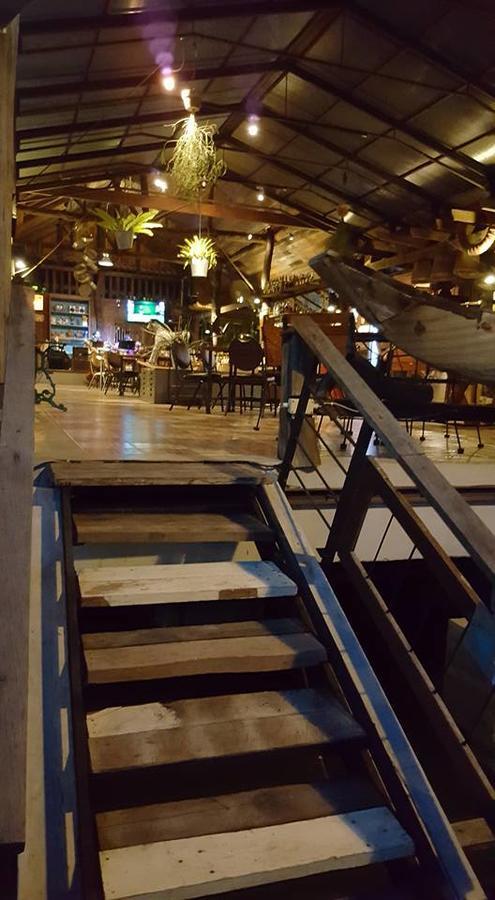 Country Lake View Hotel Suphan Buri Buitenkant foto