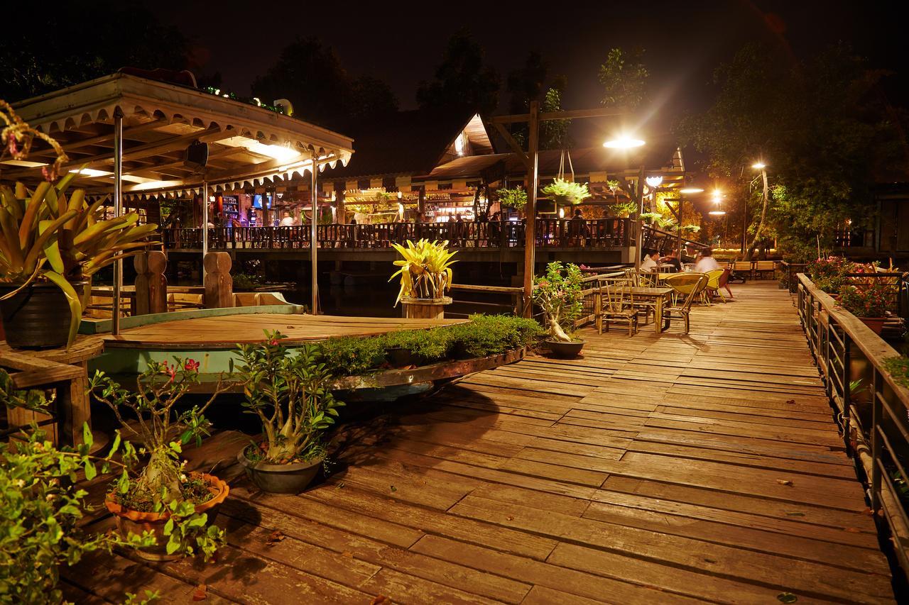 Country Lake View Hotel Suphan Buri Buitenkant foto