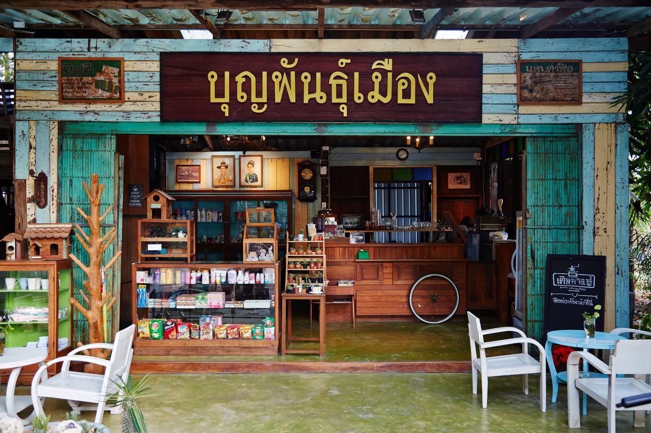 Country Lake View Hotel Suphan Buri Buitenkant foto