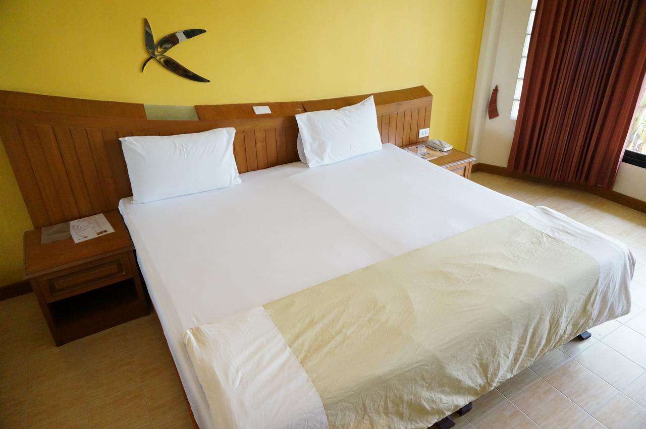Country Lake View Hotel Suphan Buri Buitenkant foto