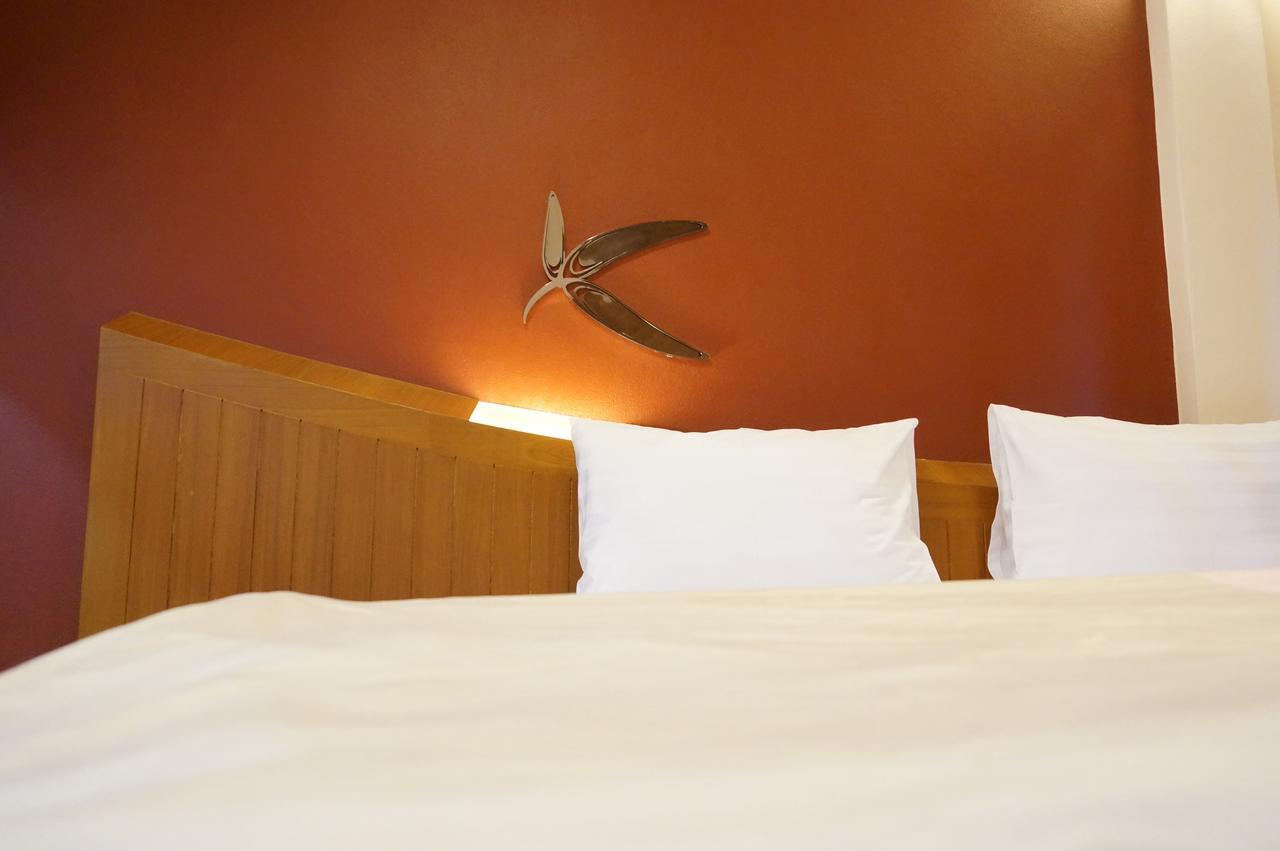 Country Lake View Hotel Suphan Buri Buitenkant foto